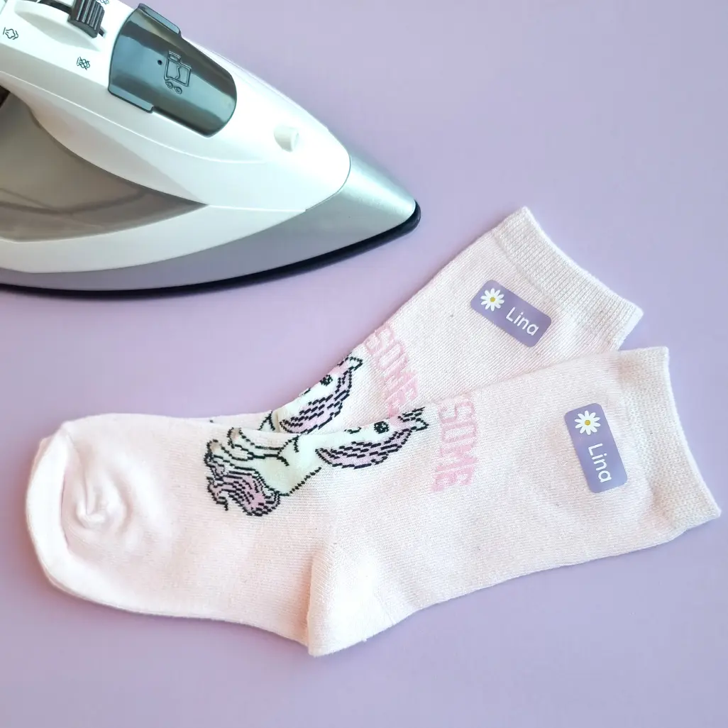 Personalisierte bügeletiketten auf socken