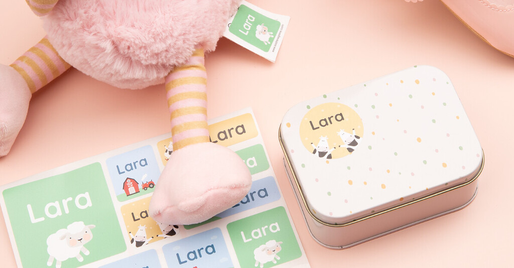 Namensaufkleber oder stempel – was ist besser für kita und schule? 1 Personalisierte namensetiketten mit 'lara'-design und bauernhof-motiven