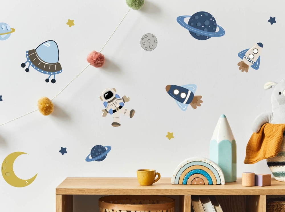 Wandsticker mit Weltall-Motiven